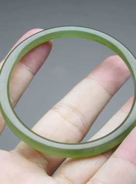 清新淡雅冰湖绿证书天然和田玉