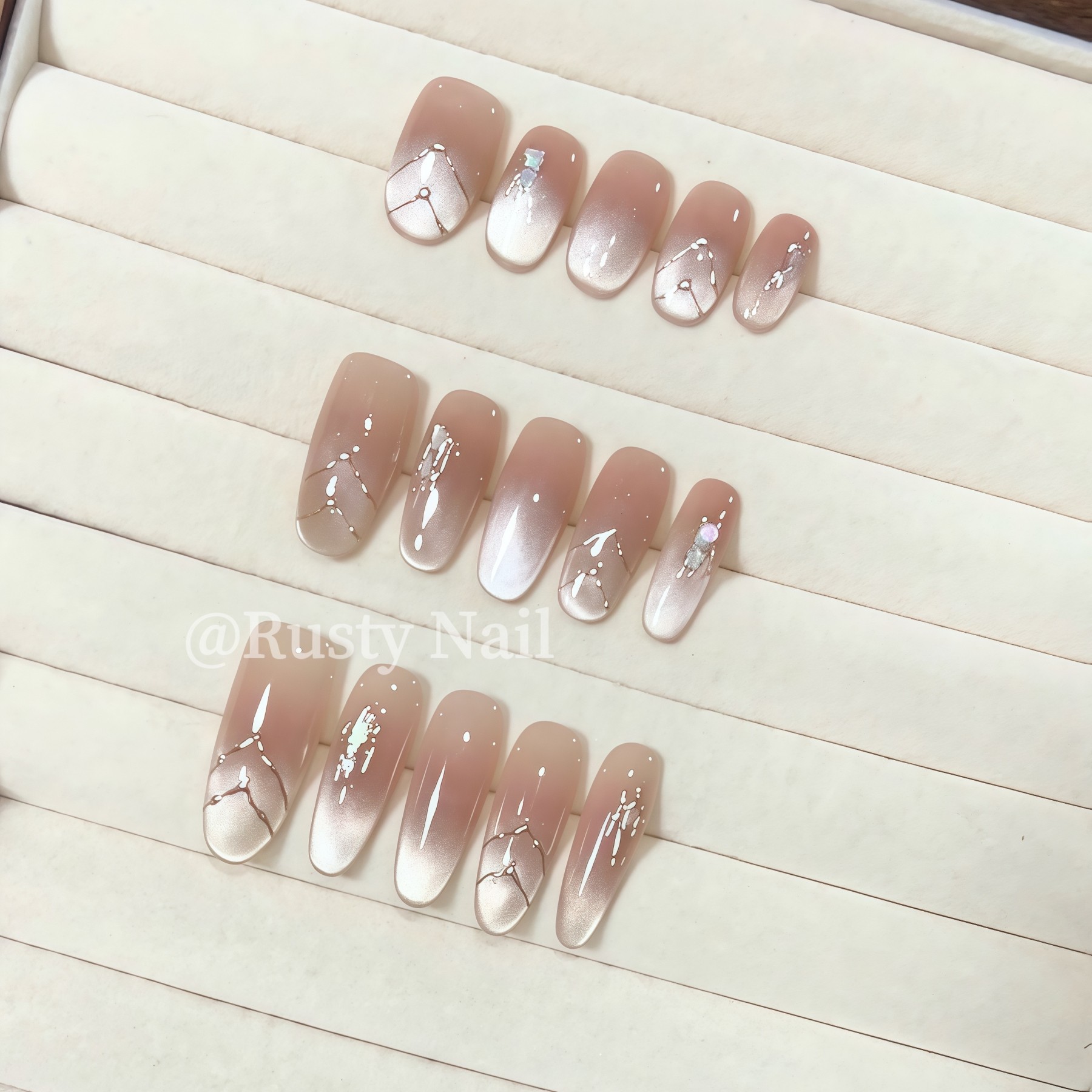 【空山烬雨】新中式清冷千金爆闪猫眼纯手工穿戴甲高级感美甲贴片,淘宝优惠券,粉丝福利购,淘宝优惠卷