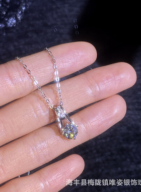 热销莫桑石项链S925纯银吊坠简约轻奢莫桑钻项链女