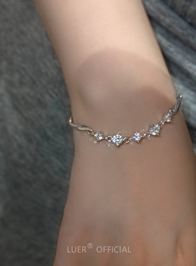 爆闪高碳钻!轻奢!S999足银重工精品通体纯银波浪亮片手链可抽拉