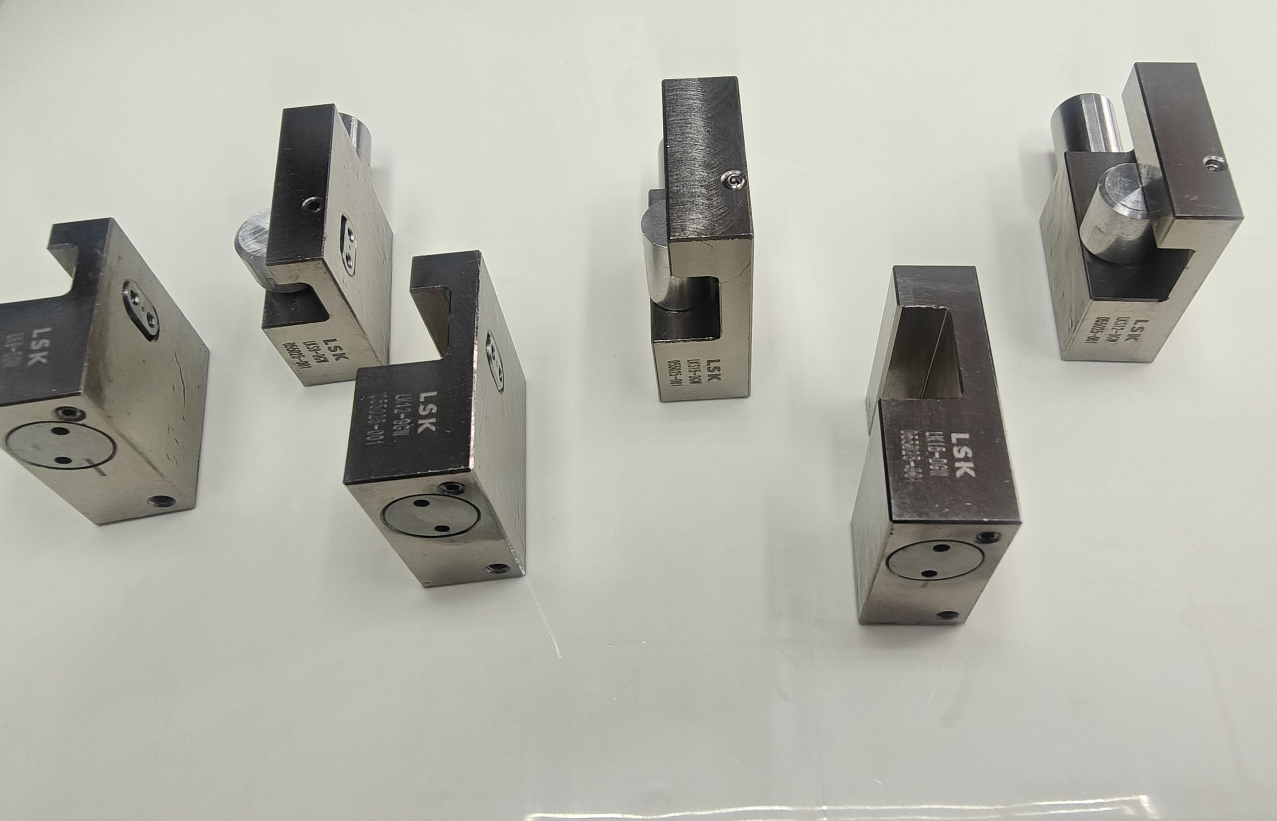 微型单缸导轨钳制器气动锁夹具常开常闭微型导轨夹紧装置夾持钳,淘宝优惠券,粉丝福利购,淘宝优惠卷