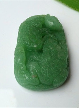 天然绿东陵玉石三脚金蟾元宝吊坠