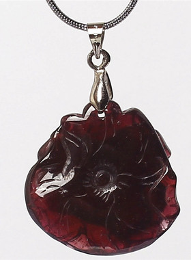 酒红石榴石小猪招财诸事属相吊坠