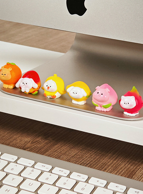 解压水果小动物办公室桌面显示器装饰摆件工位电脑桌可爱公仔饰品