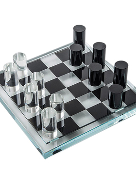 一款大气轻奢十足的水晶棋盘摆件