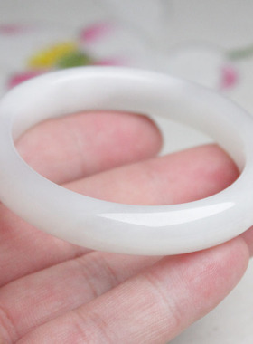 纯天然青海料女款和田玉手镯