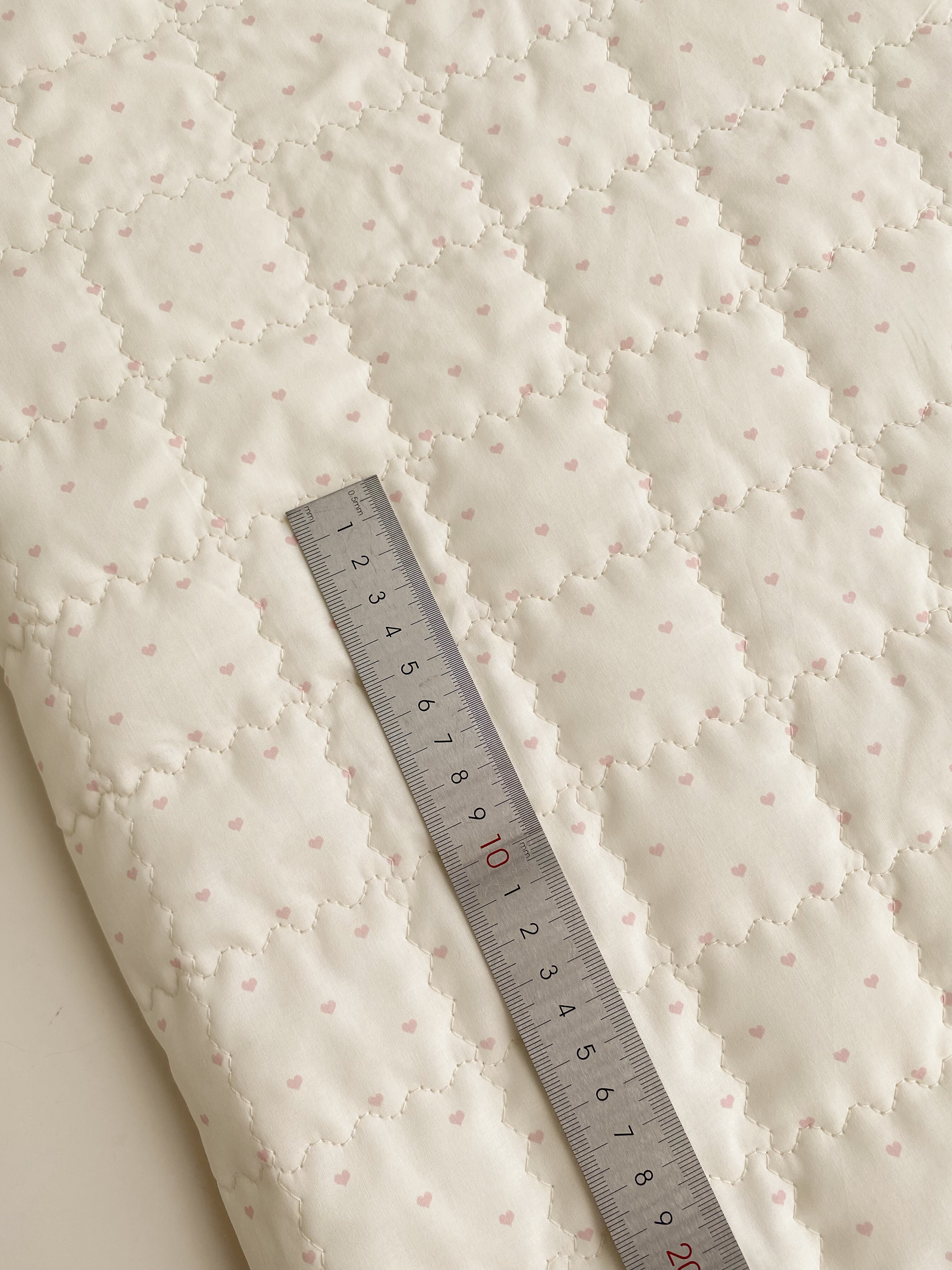 淡黄底爱心波浪方格绗棉包包棉衣餐垫坐垫家居宠物衣服手作面料,淘宝优惠券,粉丝福利购,淘宝优惠卷