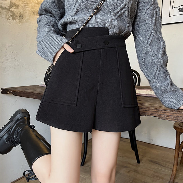 High-waisted versatile slimming shorts that cover the crotch