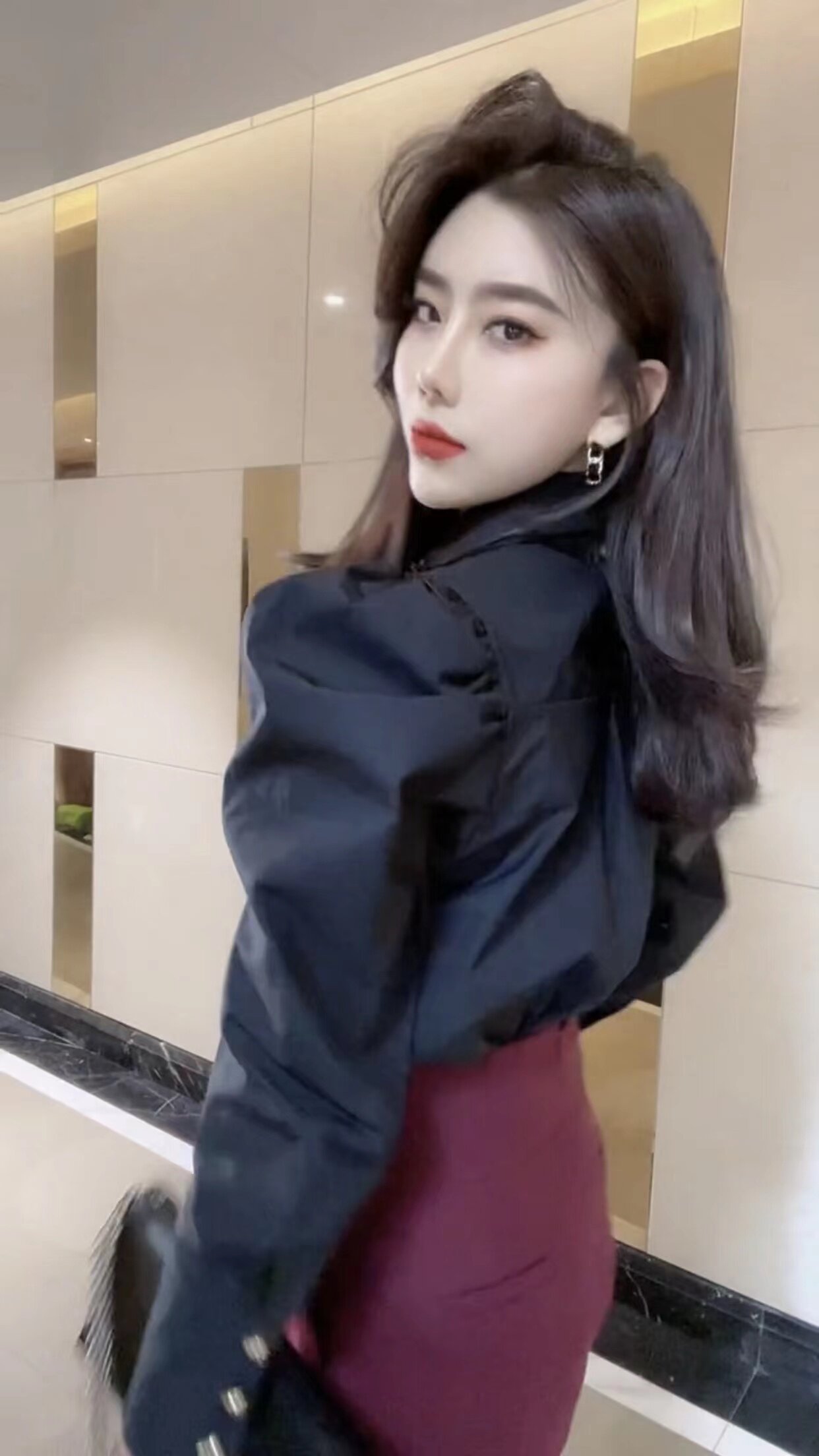 小尖领泡泡袖衬衫女2025春秋新款韩版气质时尚打底衫上衣衬衣内搭