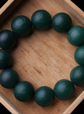 雕刻回纹珠绿玛瑙大颗粒手串