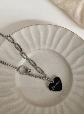 黑色爱心字母吊坠项链女潮钛钢不掉色ins冷淡风嘻哈搭卫衣锁骨链