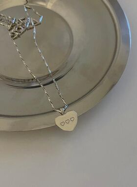 简约ins男女款 时尚复古英文爱心蹦迪钛钢项链个性街头项链