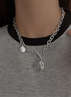 2026年新款简约几何男女复古简约初始项链钛钢项链百搭设计感项链