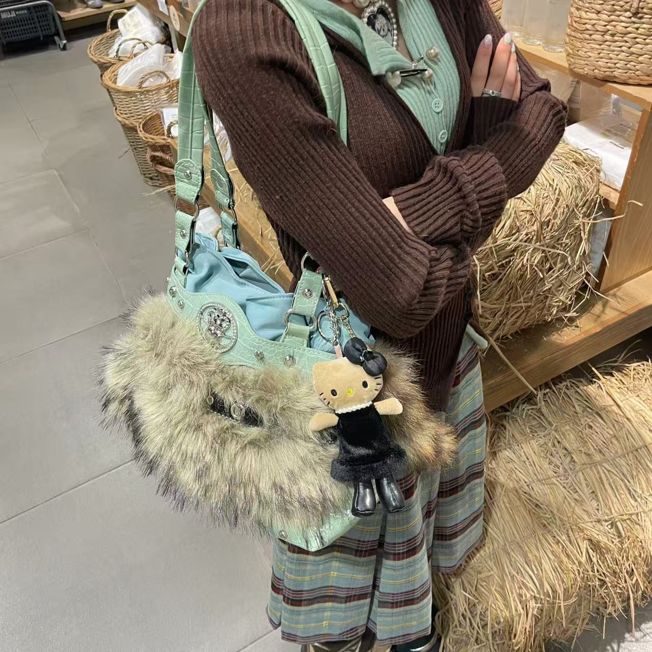 日光欲原创Y2K辣妹秋冬毛绒腋下包小众大容量通勤毛毛单肩托特包,淘宝优惠券,粉丝福利购,淘宝优惠卷