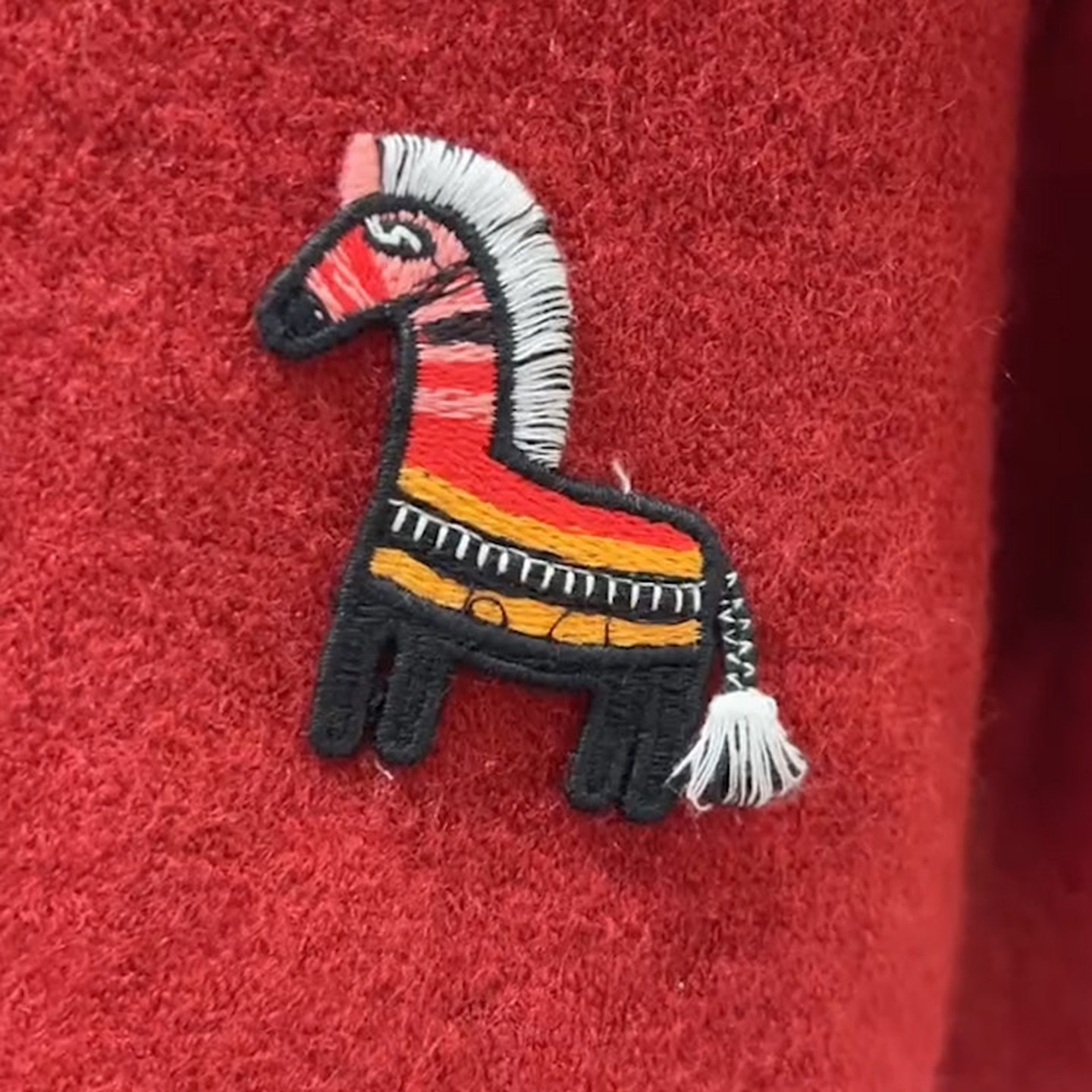 秋冬季新年小马刺绣圆领针织开衫女装超好看洋气红色毛衣外套小衫,淘宝优惠券,粉丝福利购,淘宝优惠卷