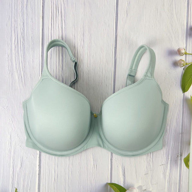 676 European and American glossy T-shirt simple large cup bra with steel  ring to accommodate