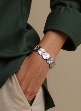 时尚潮流喷砂几何缎面纹理手链