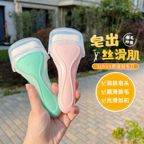 Used to fall in love with the new Schick comfort Shuve scraping hair with a hair deafer and the whole body is available