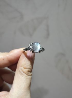 2025新品小众ins风天然蓝月光简单托开口调节戒指水晶饰品