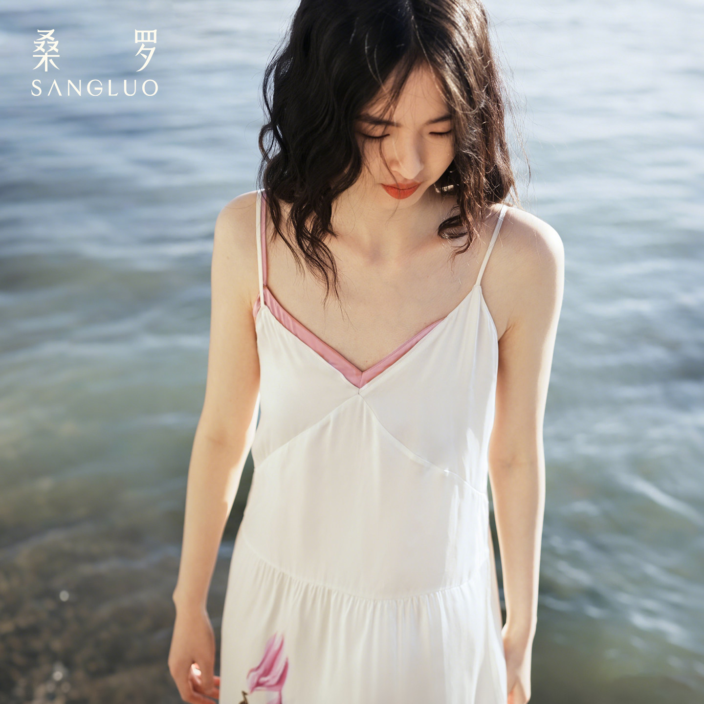 东方鸢尾』桑罗假两件V领真丝吊带裙100%桑蚕丝女真丝睡裙可外穿,淘宝优惠券,粉丝福利购,淘宝优惠卷