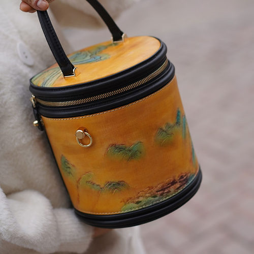 订制真皮雕刻包包女士高级感时尚水桶包圆筒包单肩圆桶包女 - 图2