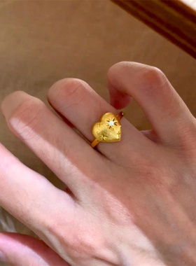 mini拉丝金色爱心戒指女款中古指环精致时尚高级感星芒食指戒