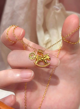 碎冰冰暴富铜钱摇摇马项链女款高级感轻奢小众吊坠毛衣链简约气质