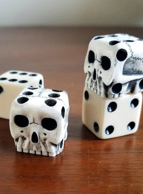 白色骷髅骰子游戏新奇休闲
