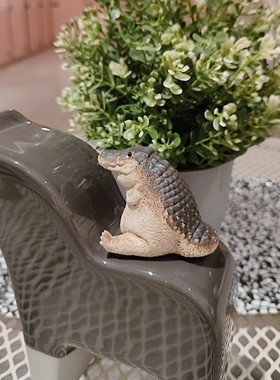 跨境独立站新品胖乎乎小鳄鱼园林摆件家居餐桌装饰树脂工艺品礼物