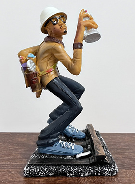 欧式B-boy嘻哈元素Artist雕塑DJ艺术家仿真西海岸树脂工艺品摆件
