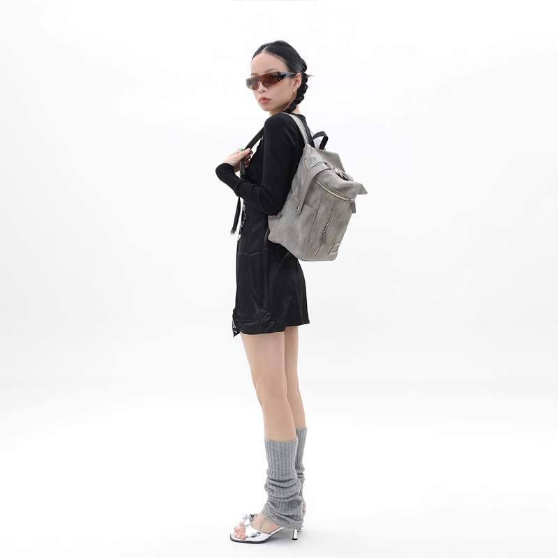 简着 /原创 卡诺灰绿双肩包 轻便撞色皮带扣通勤大容量电脑包背包 - 图1