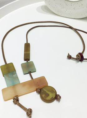 春夏新款小清新气质拼色圆形长方形几何亚克力皮绳项链毛衣链挂件