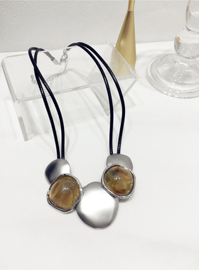 日韩拉丝片片黑绳项链