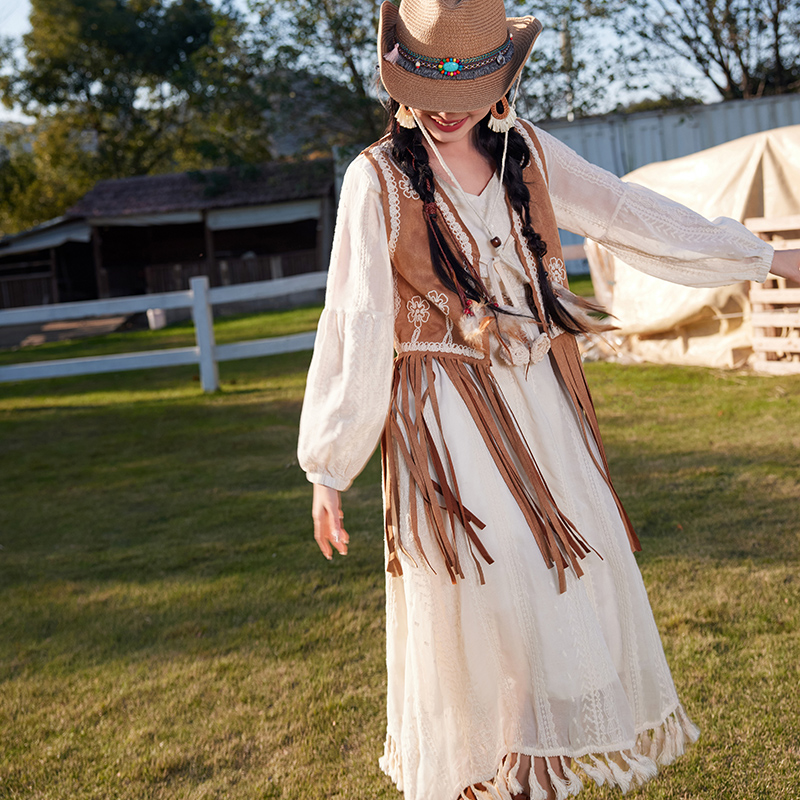 陌素小姐泰国三亚旅游穿搭套装云南大理民族风女装马甲连衣裙