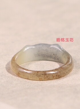 和田玉点墨糖猫戒15号带鉴定