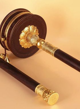 亚青si黄铜手摇转金轮檀木柄摆件