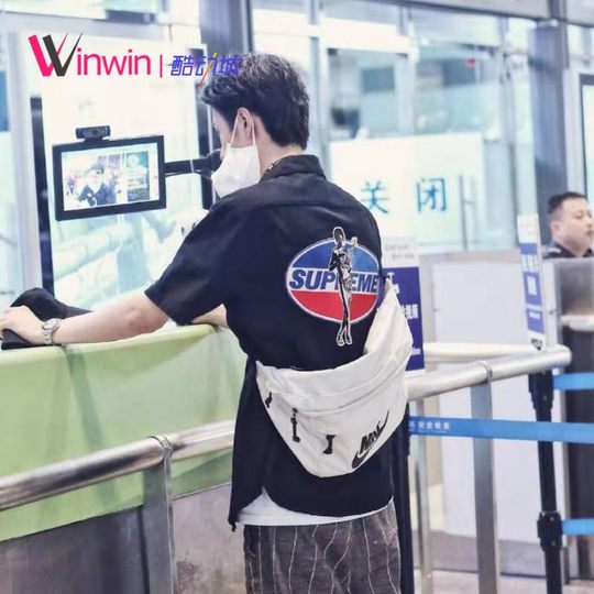 Nike Tech Hip Pack 耐克王一博同款休闲大容量单肩斜挎包 BA5751