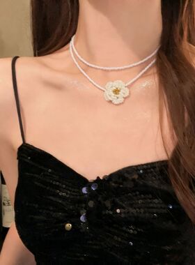 法式小香风山茶花米珠锁骨链