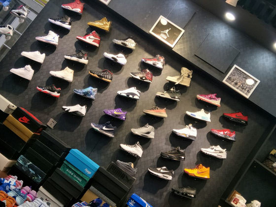 Shoe rack display rack specializing in shoe supports