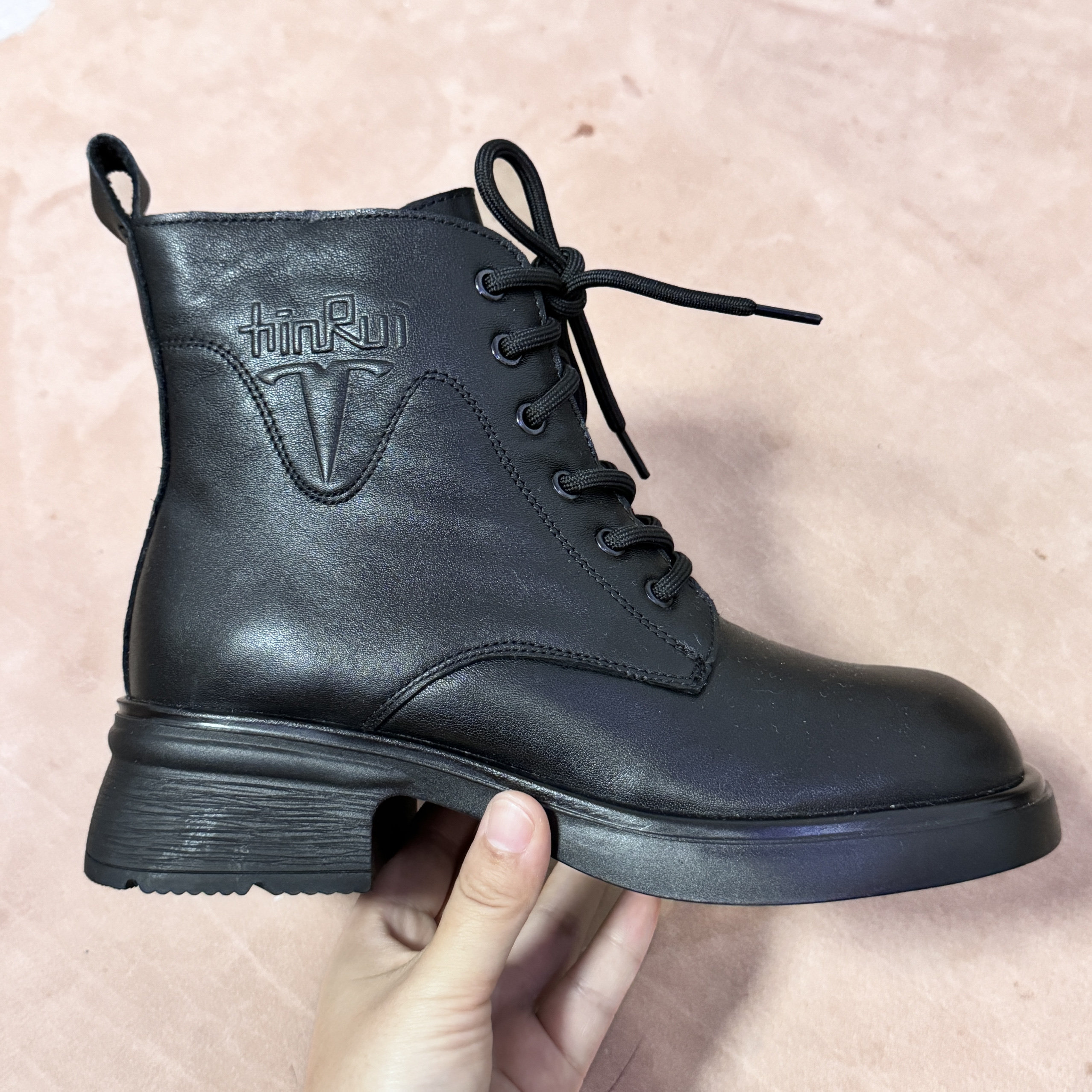 真皮马丁靴女2024冬季新款英伦风厚底短筒舒适圆头粗跟短靴保暖,淘宝优惠券,粉丝福利购,淘宝优惠卷