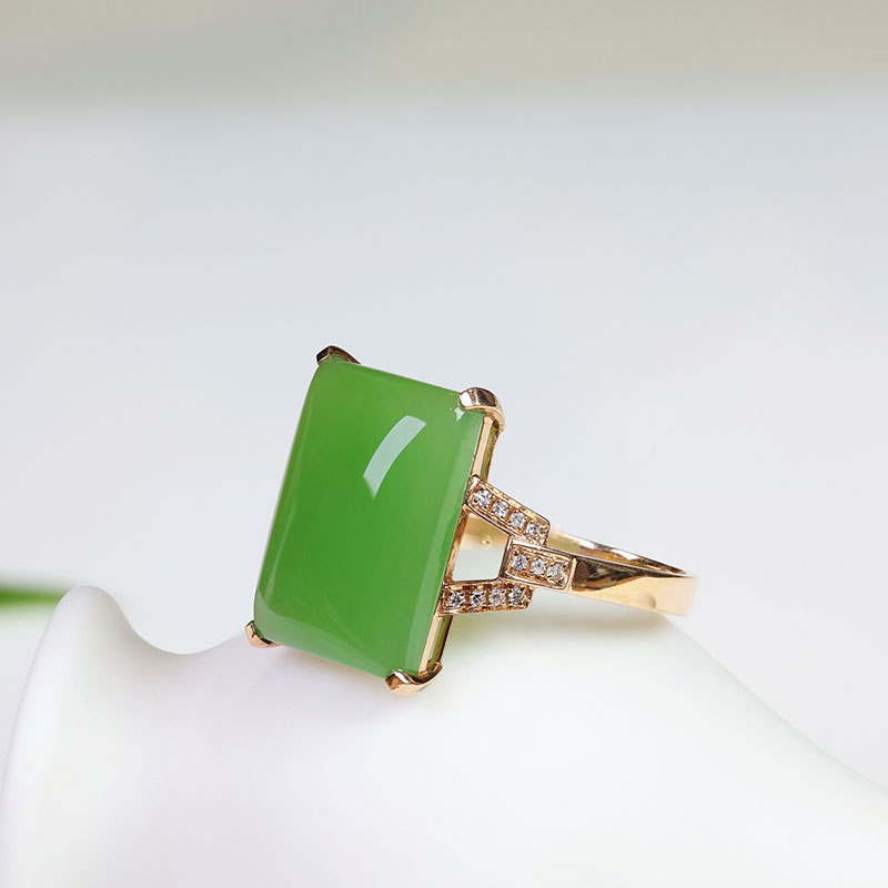 Fashion trendy Hetian jade gold inlaid hand jewelry for mom