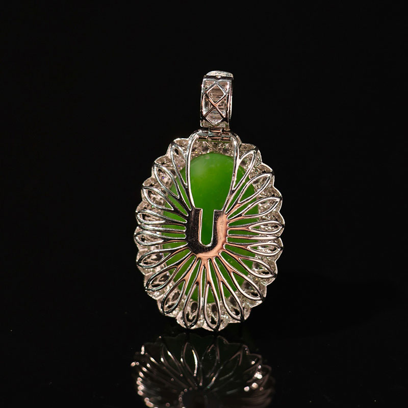 Fashionable Hetian jade gold and jade necklace for wife