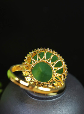 时尚设计翡翠金镶玉手饰送妈妈