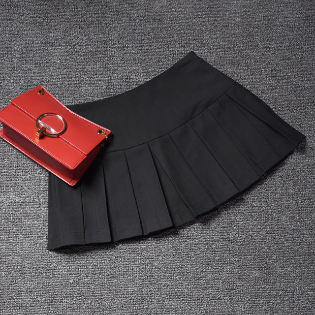 Miniskirt pleated skirt makes taller and longer legs for small people