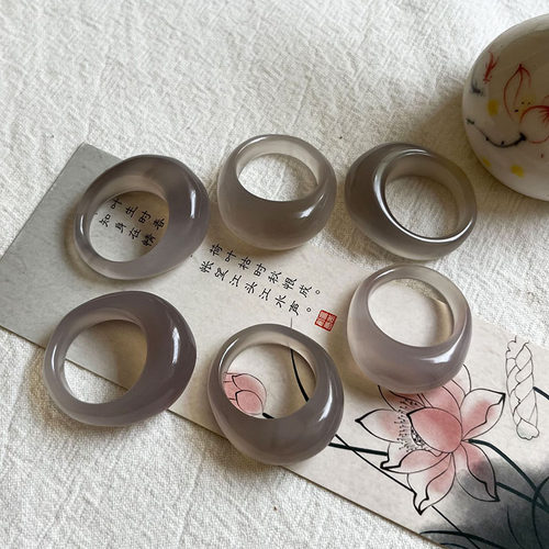 夸张天然玛瑙戒指男女款个性冷淡风冰种玉髓饰品吸睛指环扳指新款 - 图1