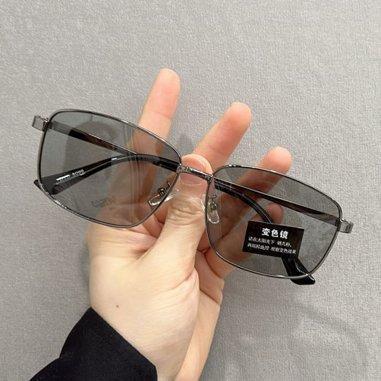 日夜变色墨镜男款高级感开车专用偏光眼镜男士骑车钓鱼电焊太阳镜