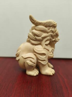 黄杨木雕瑞兽麒麟摆件