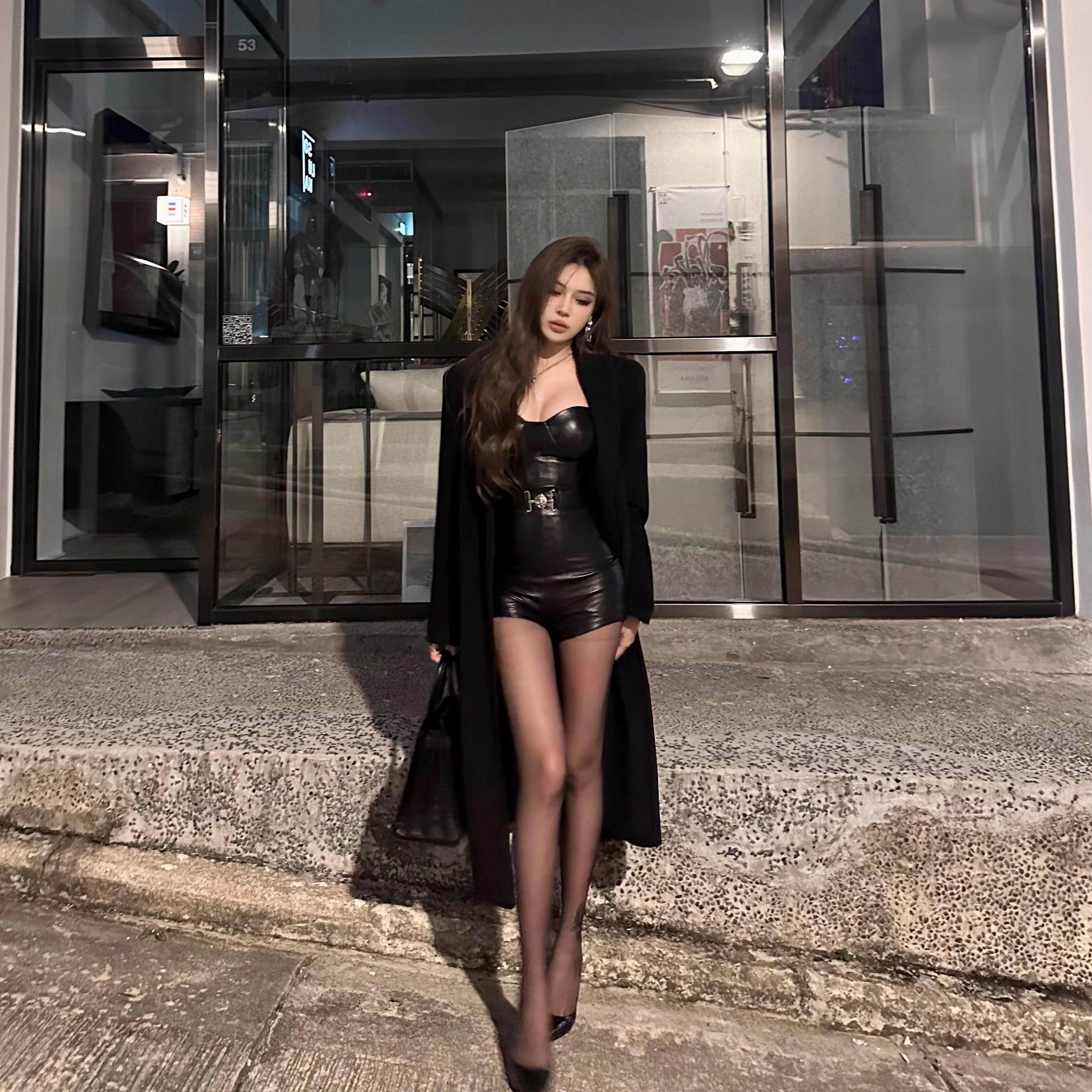 LUV2SHY 现货 巨显身材 pu皮胸垫抹胸金属腰带修身连体衣短裤性感,淘宝优惠券,粉丝福利购,淘宝优惠卷