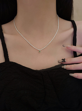 波光粼粼简约项链女ins风小众设计感复古锁N骨链轻奢绿色水晶颈链