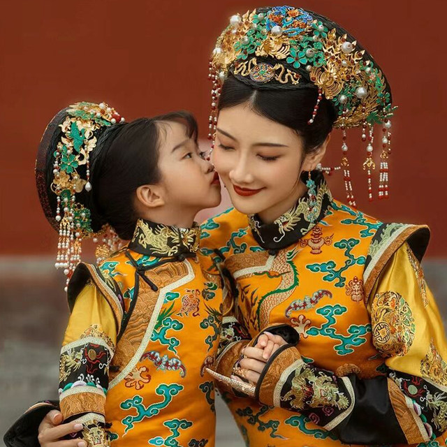 Qing Dynasty headdress and flag head hat with the same style as the palace drama